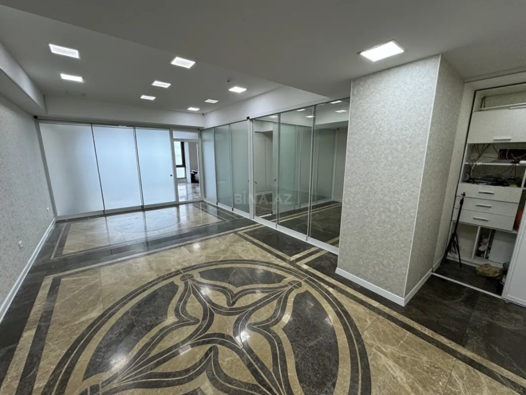Satılır 4 otaqlı ofis 85 m²