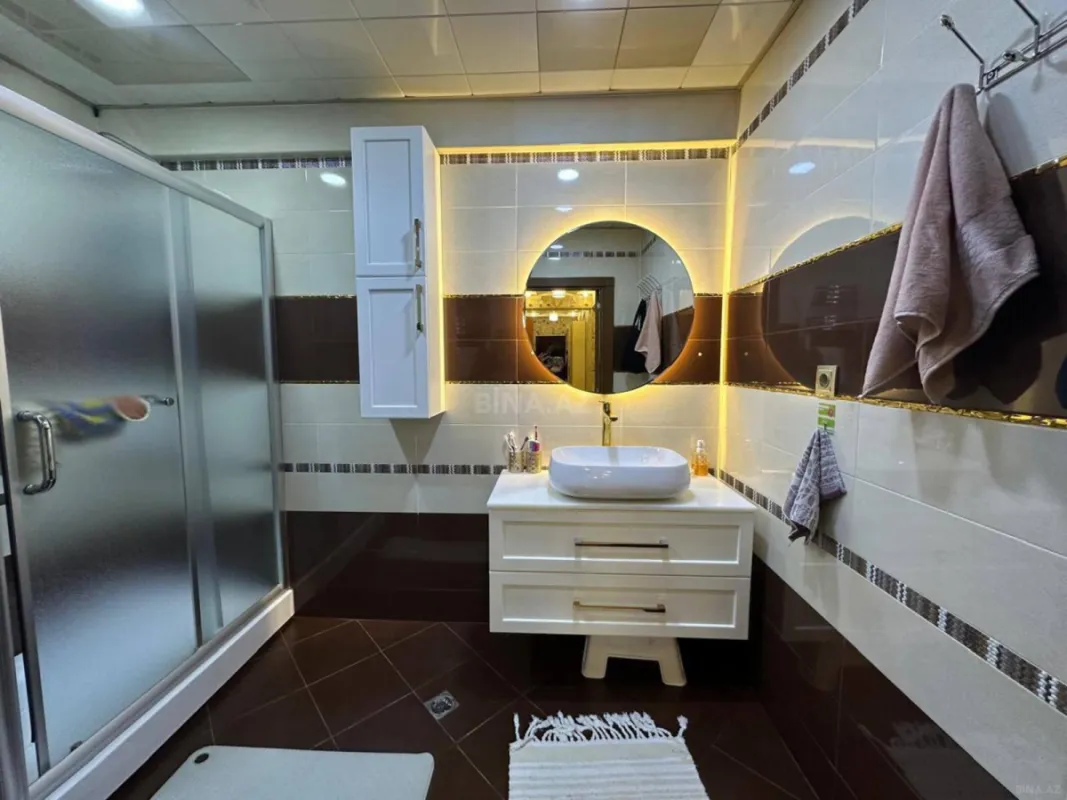 Satılır 3 otaqlı mənzil 135 m²