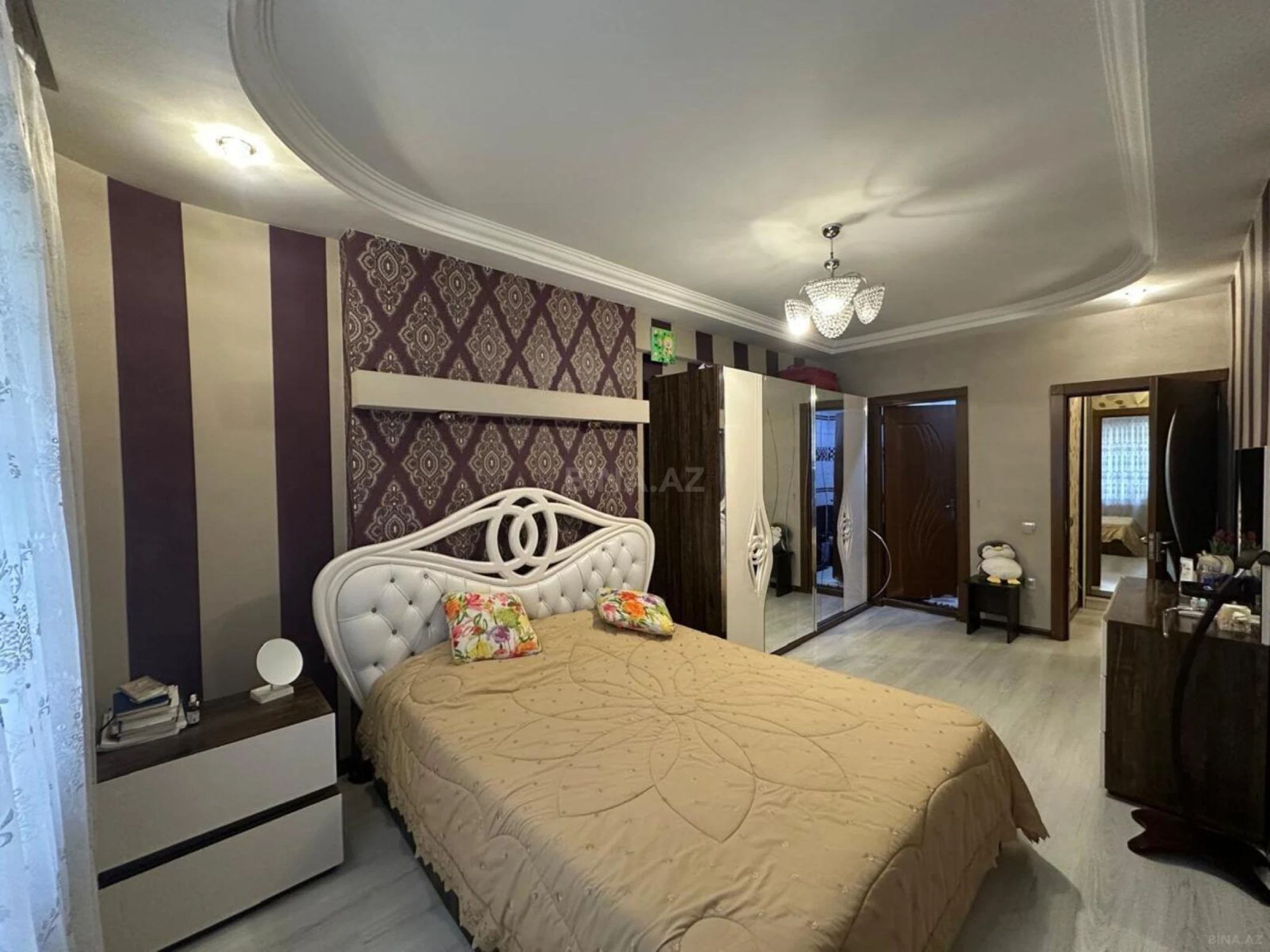 Satılır 3 otaqlı mənzil 135 m²