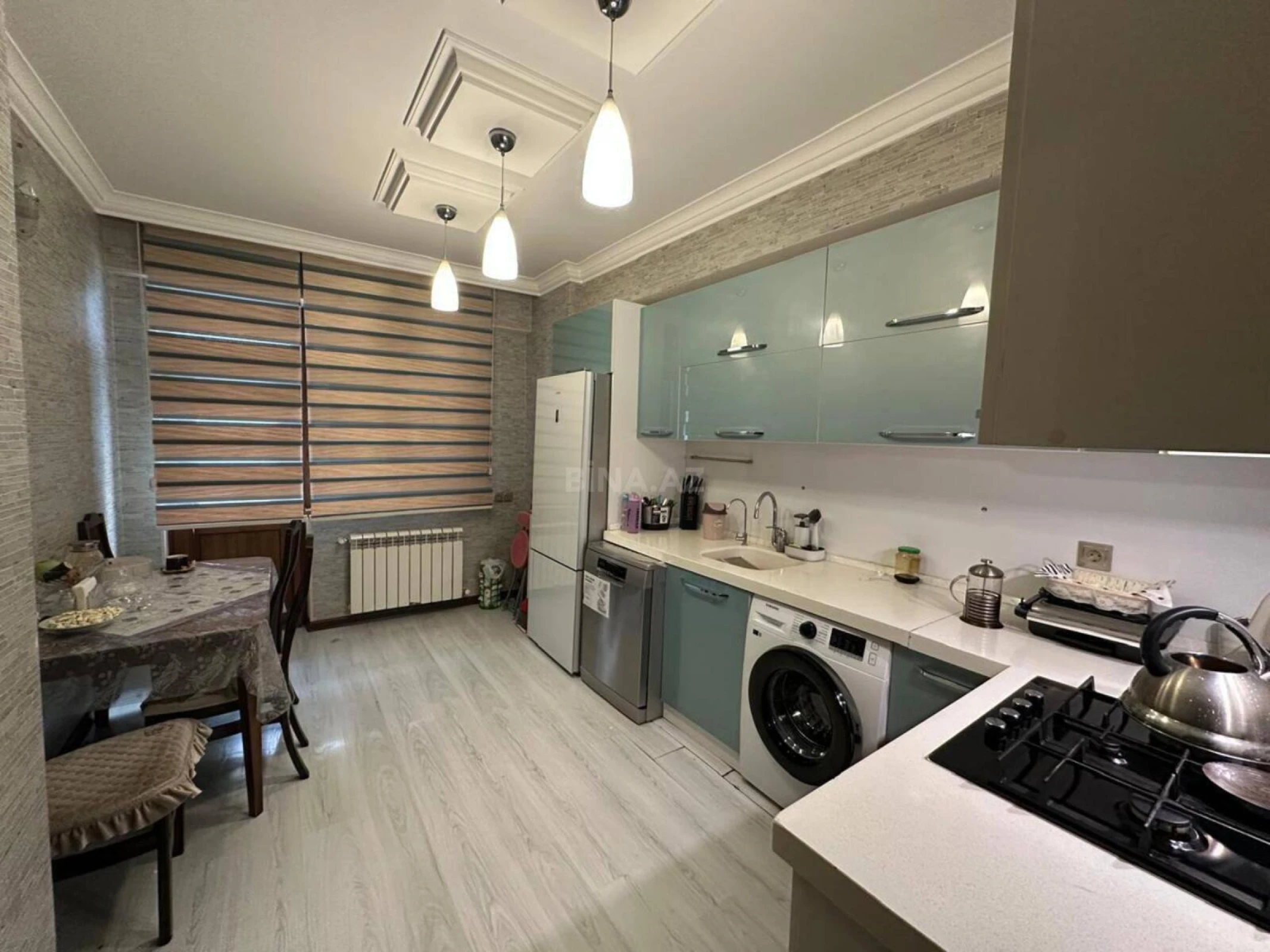 Satılır 3 otaqlı mənzil 135 m²
