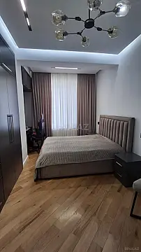 Satılır 4 otaqlı mənzil 192 m²