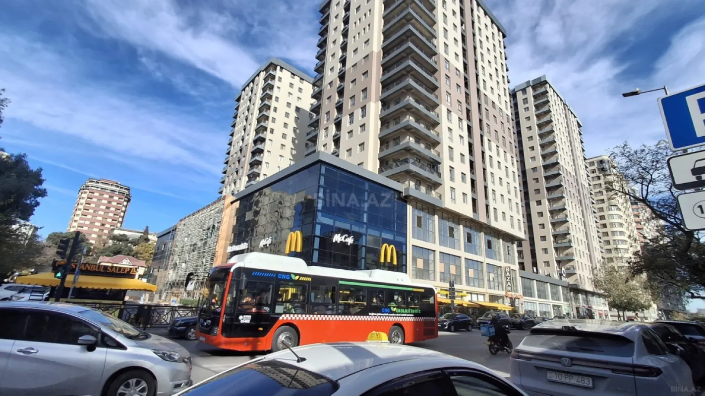 Satılır 4 otaqlı mənzil 192 m²