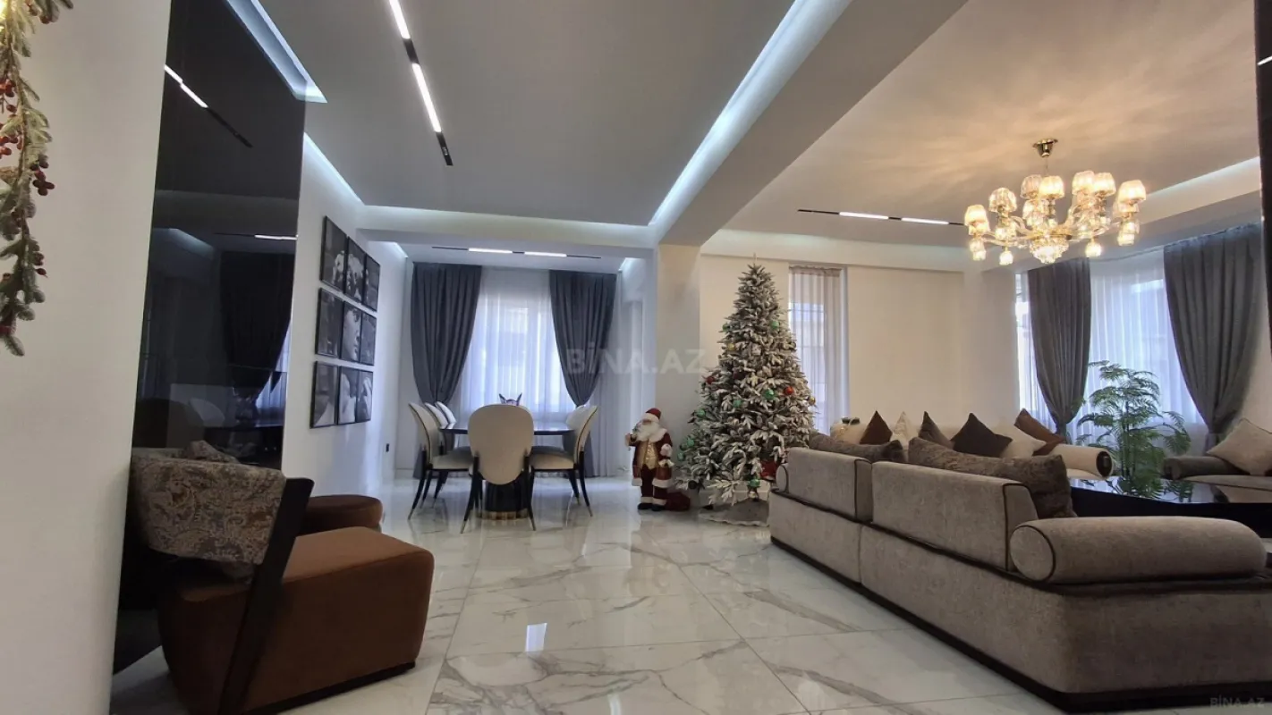 Satılır 4 otaqlı mənzil 192 m²
