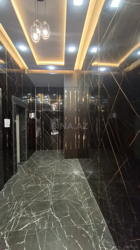 Satılır 4 otaqlı mənzil 192 m²