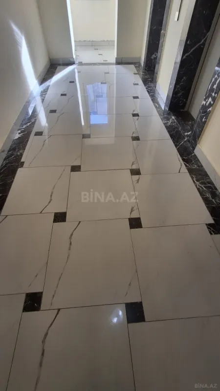 Satılır 4 otaqlı mənzil 192 m²