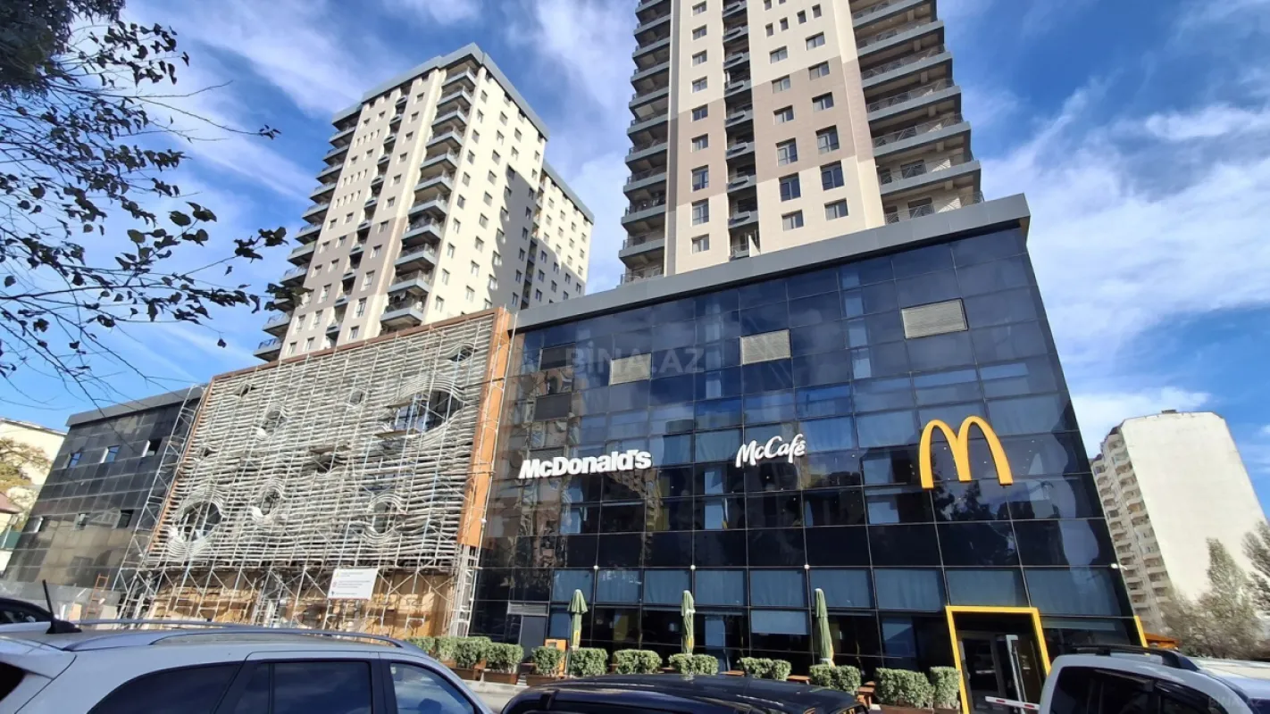 Satılır 4 otaqlı mənzil 192 m²