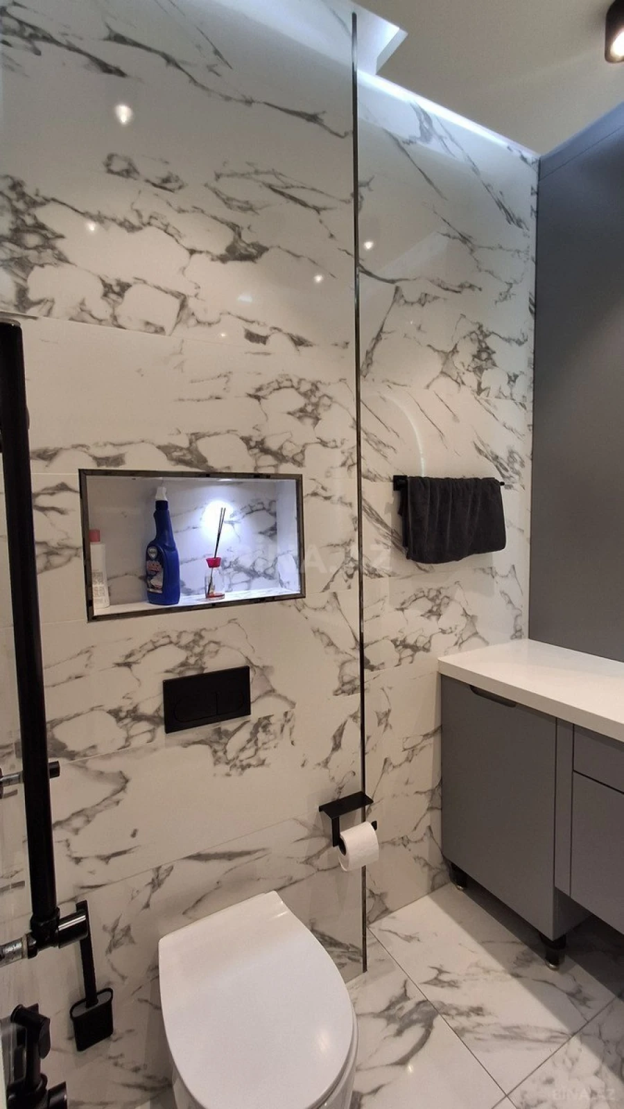 Satılır 4 otaqlı mənzil 192 m²