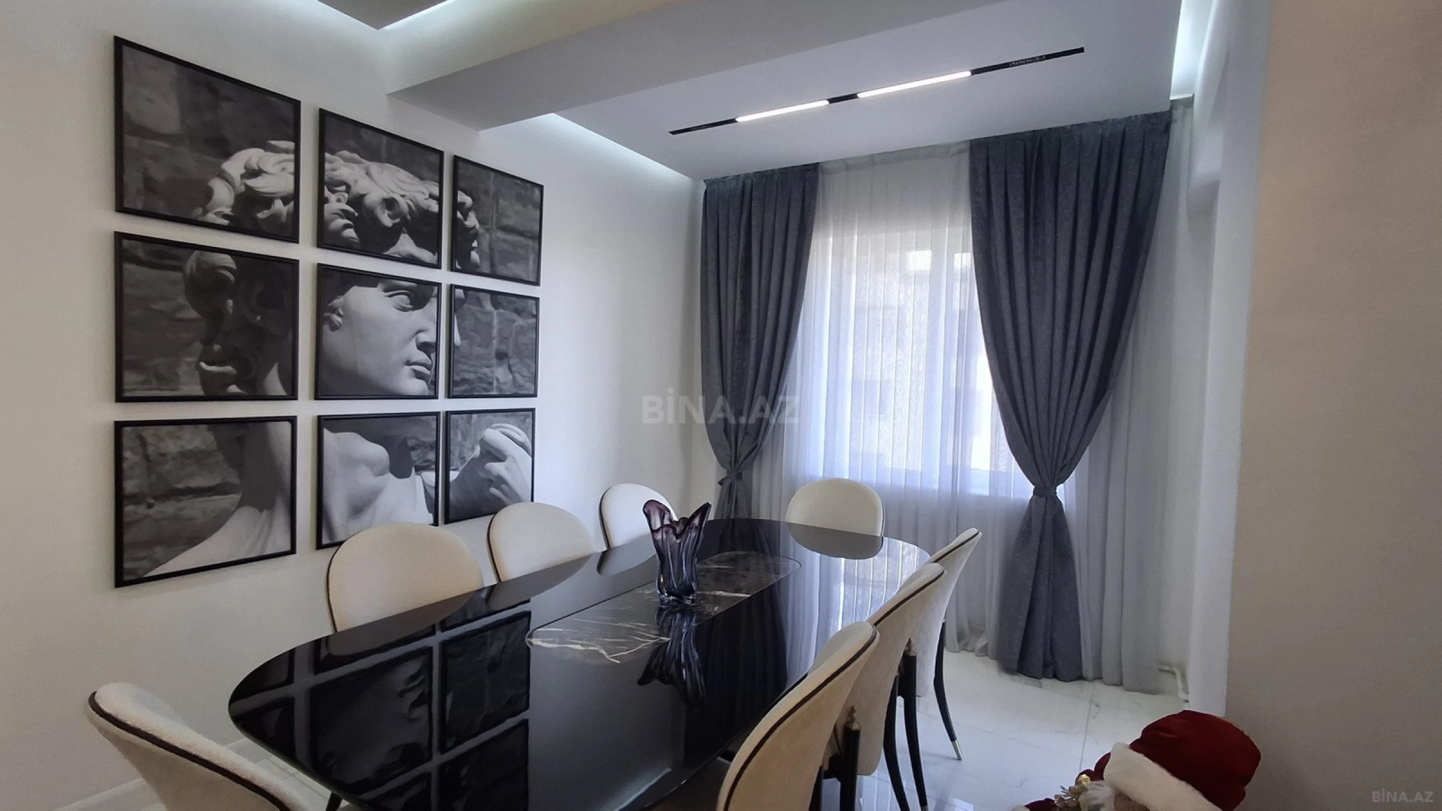Satılır 4 otaqlı mənzil 192 m²