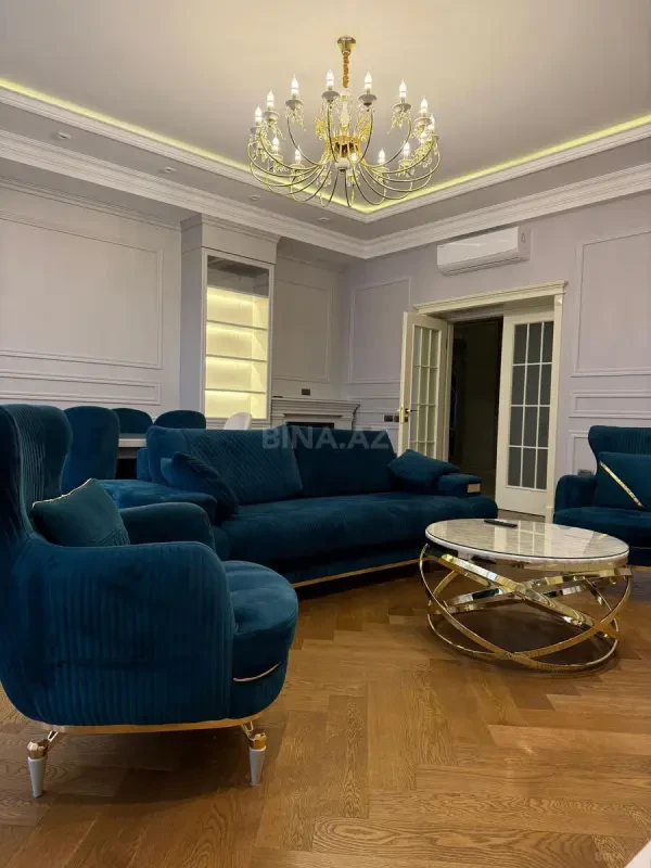 Kirayə verilir 3 otaqlı mənzil 180 m²