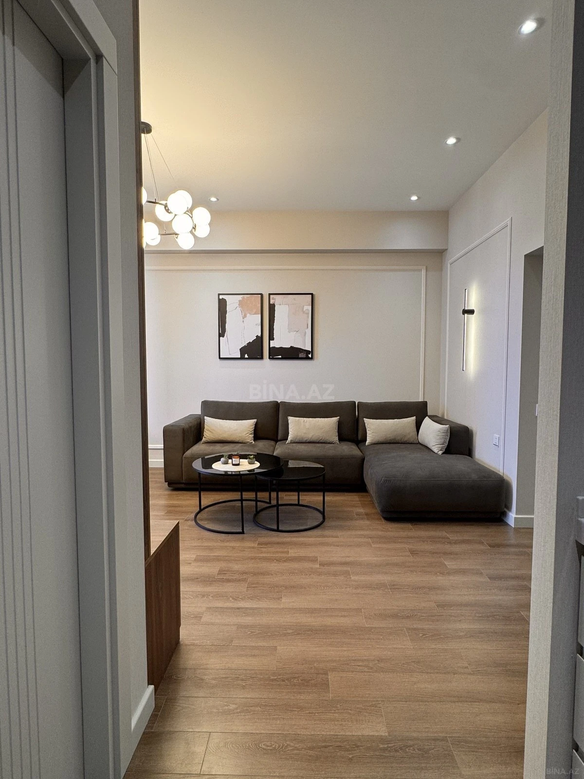 Satılır 2 otaqlı mənzil 71.5 m²