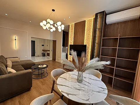 Satılır 2 otaqlı mənzil 71.5 m²