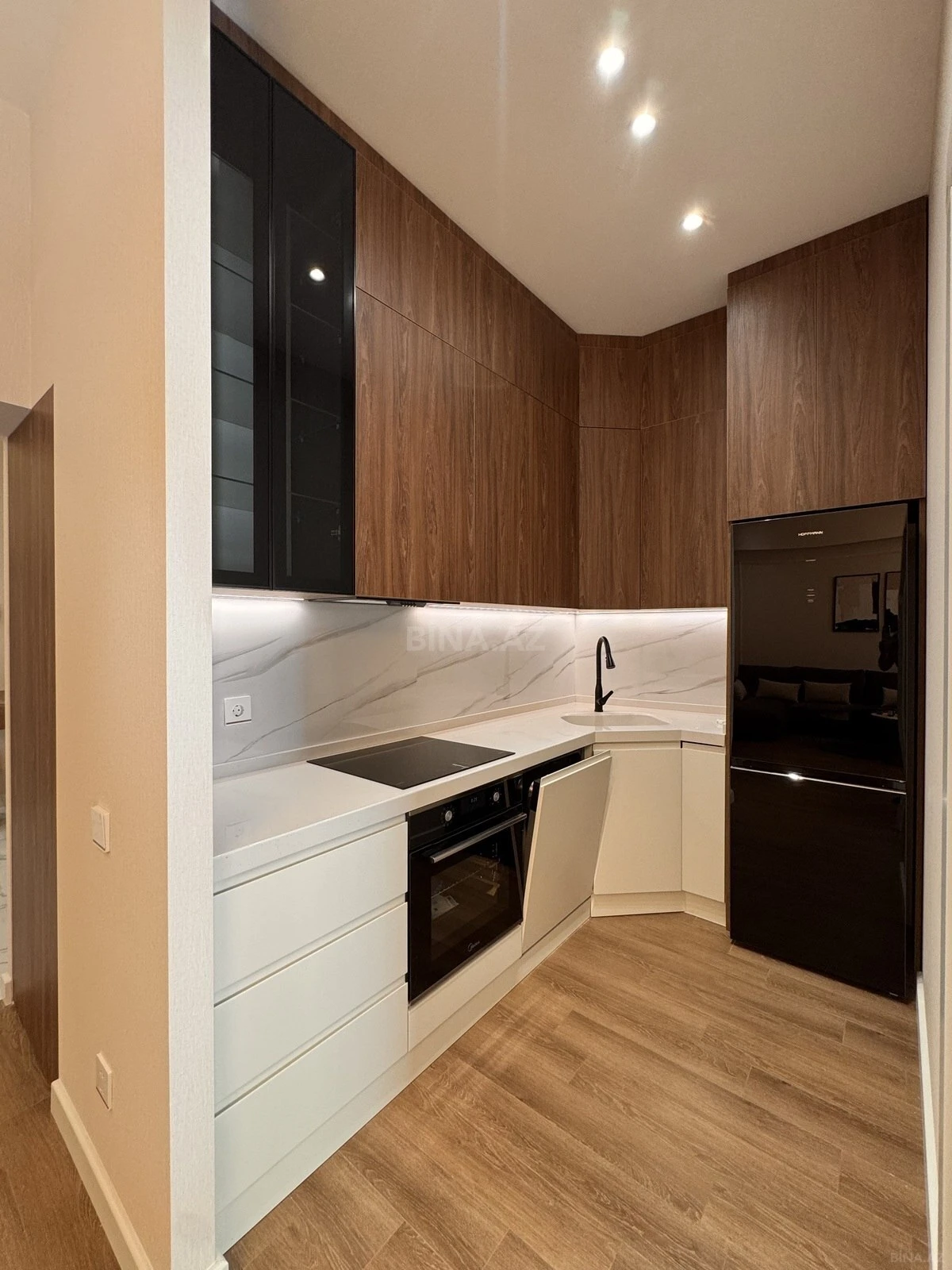 Satılır 2 otaqlı mənzil 71.5 m²