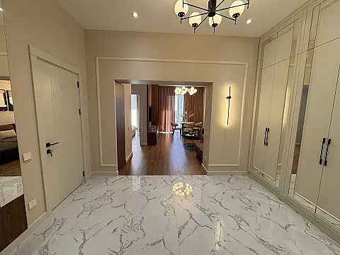 Satılır 2 otaqlı mənzil 71.5 m²