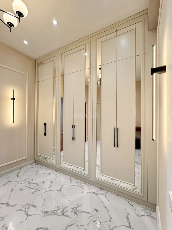 Satılır 2 otaqlı mənzil 71.5 m²