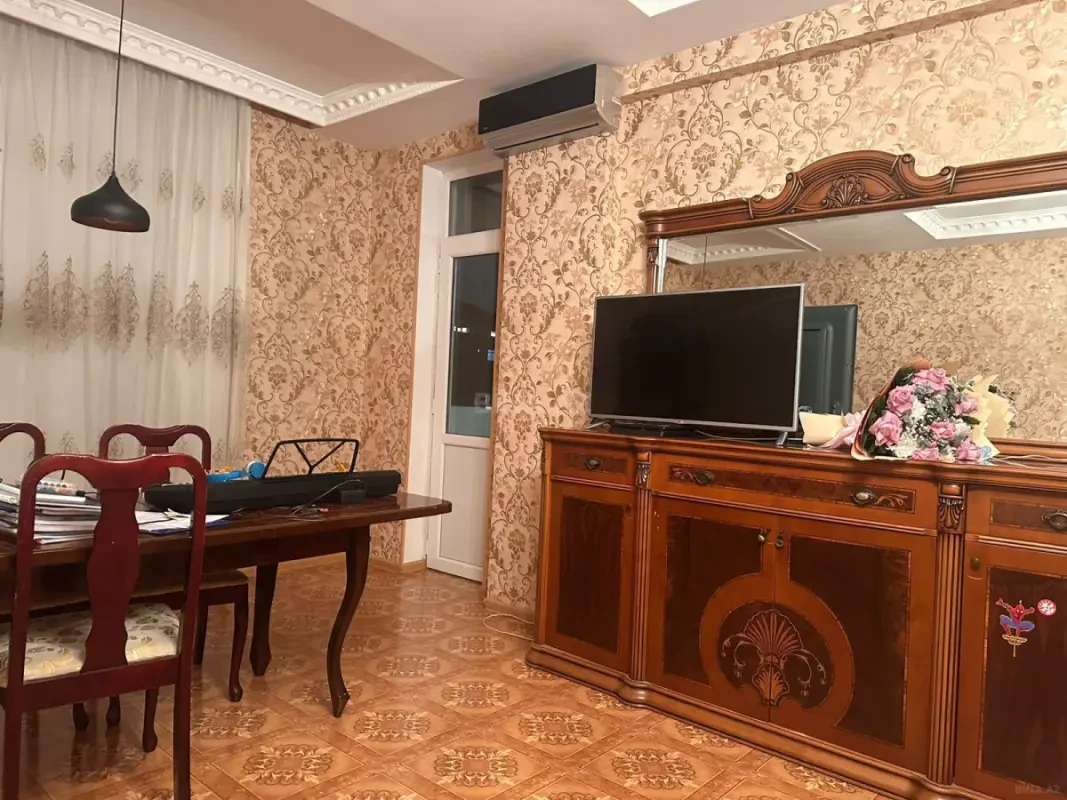 Kirayə verilir 2 otaqlı mənzil 98 m²