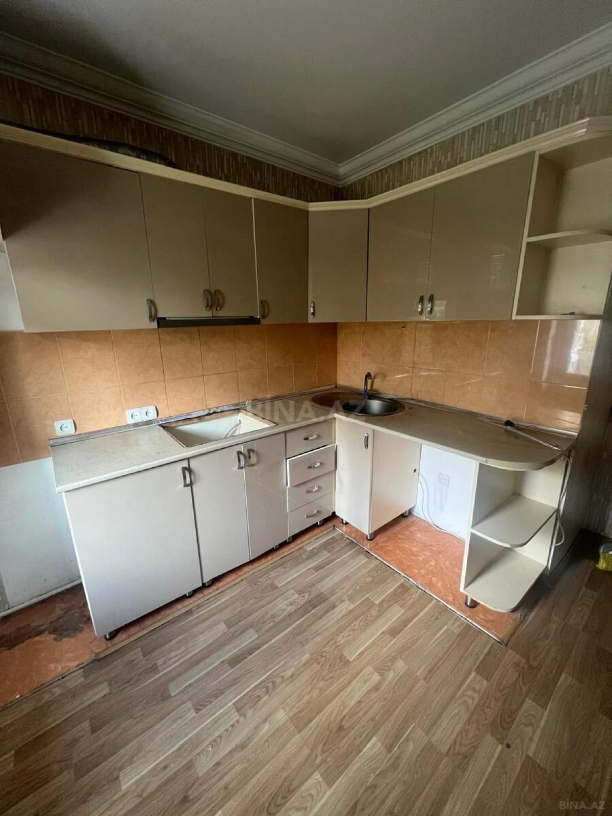 Satılır 3 otaqlı mənzil 75 m²