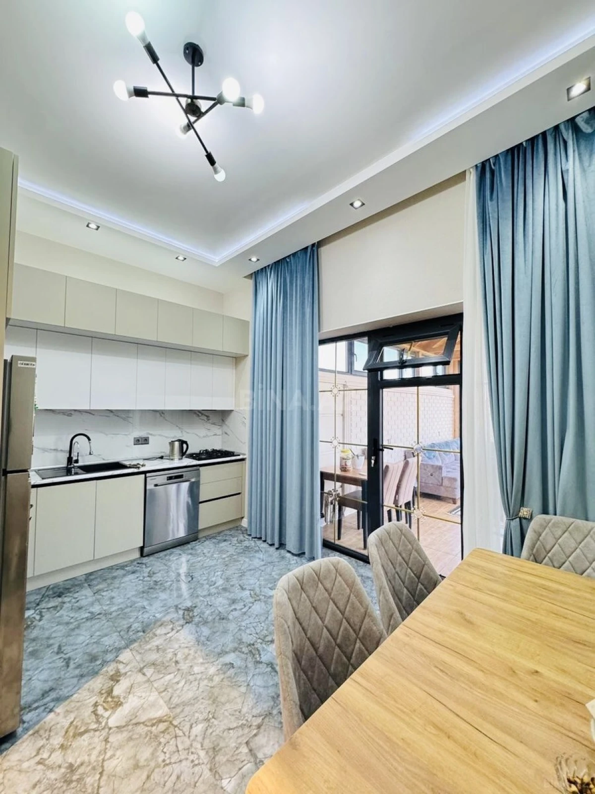 Satılır 4 otaqlı həyət evi 130 m²