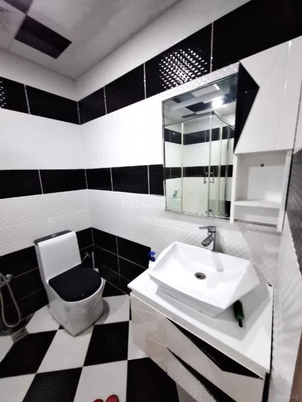Satılır 3 otaqlı mənzil 145 m²