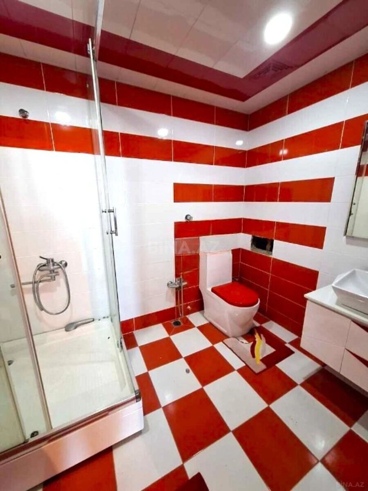 Satılır 3 otaqlı mənzil 145 m²