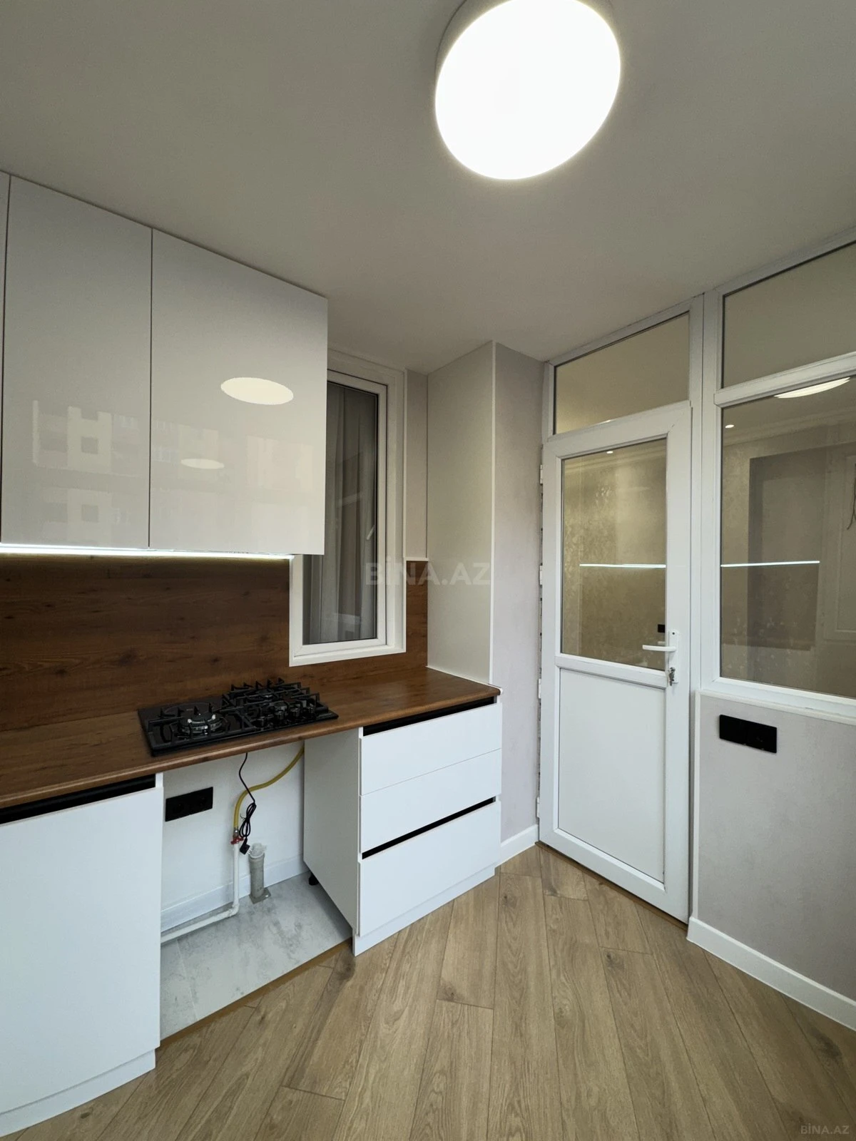 Satılır 2 otaqlı mənzil 64 m²