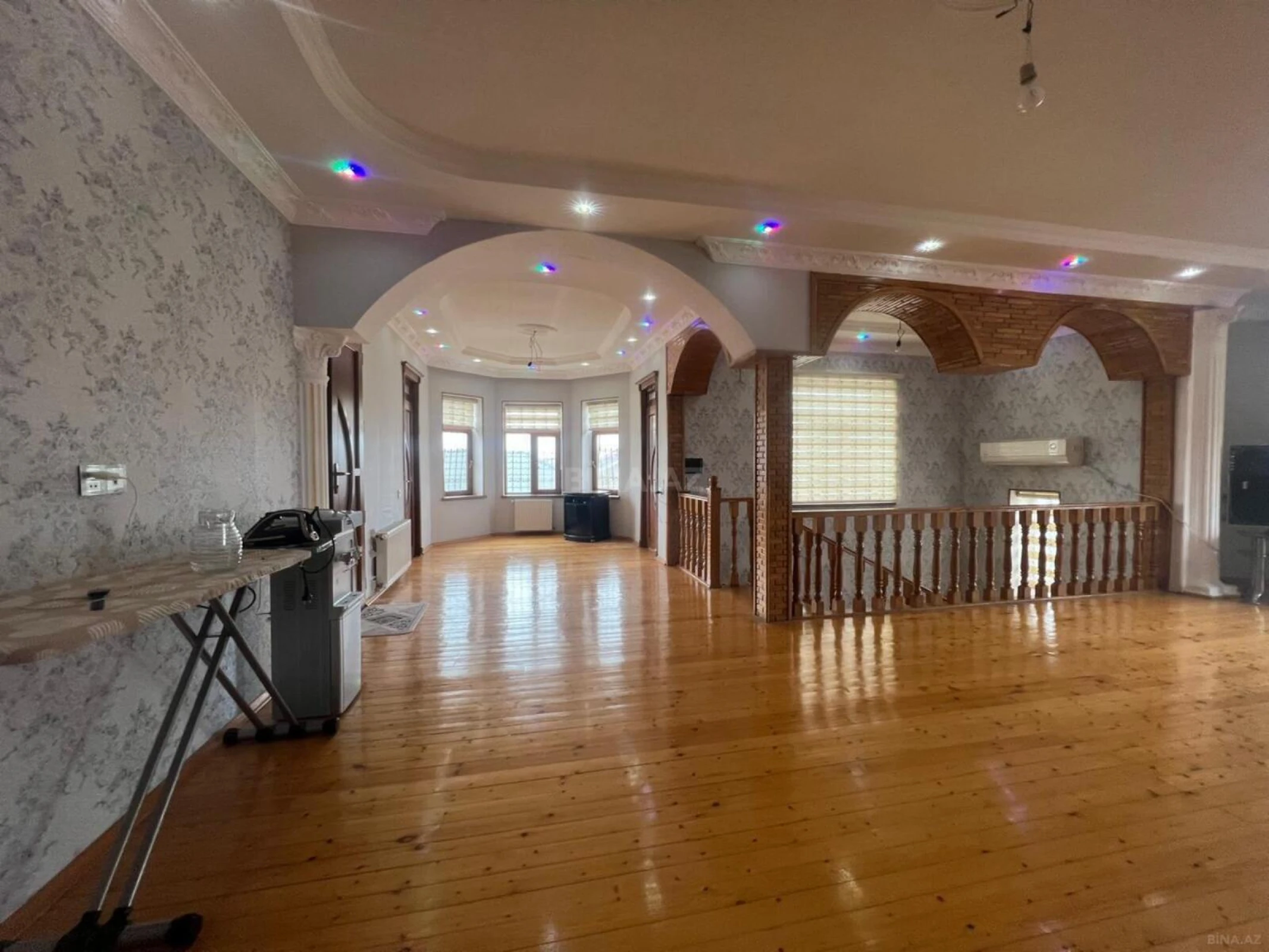 Satılır 6 otaqlı həyət evi 250 m²