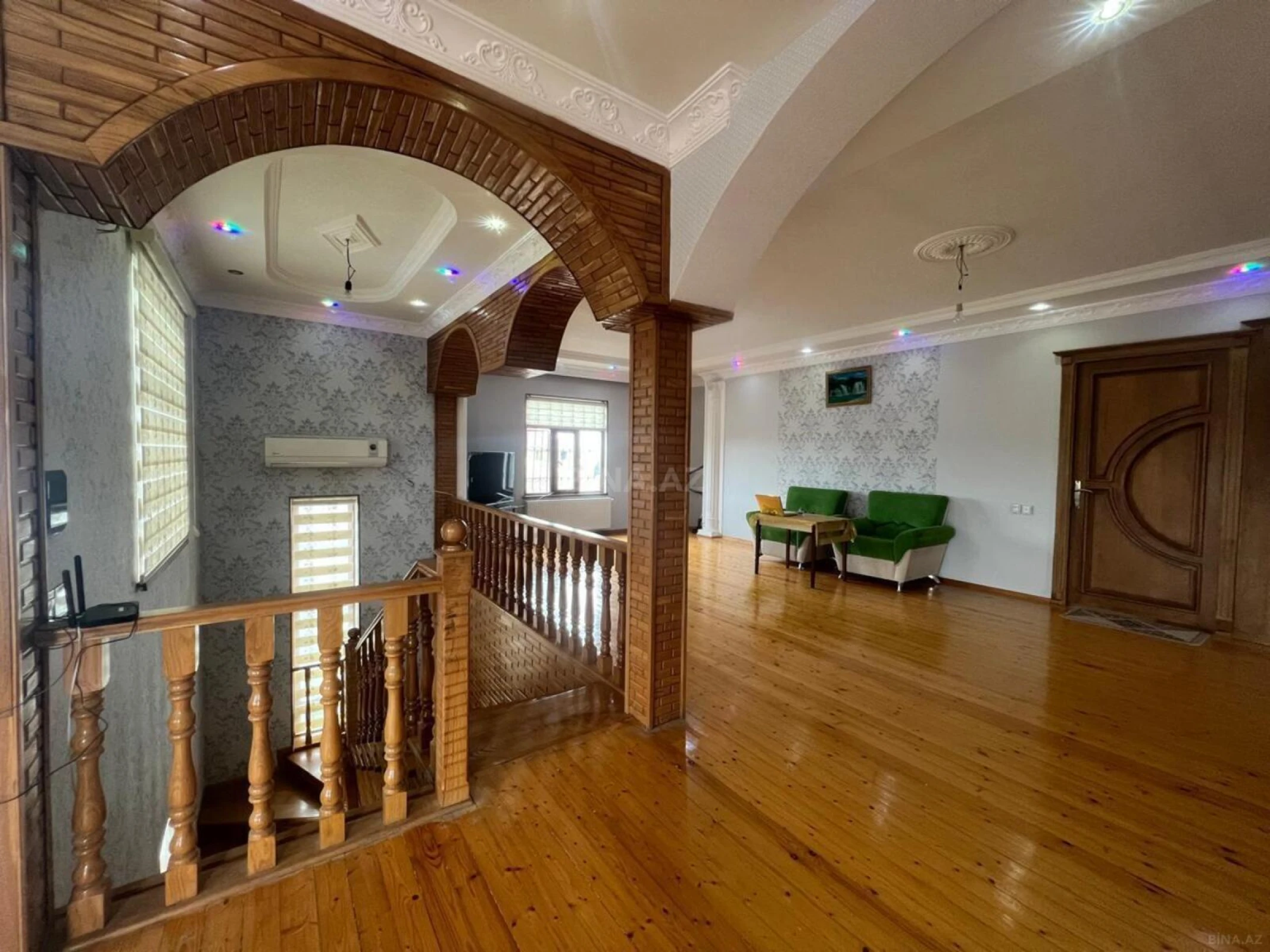 Satılır 6 otaqlı həyət evi 250 m²