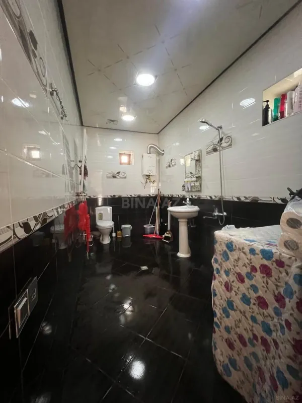 Satılır 6 otaqlı həyət evi 250 m²