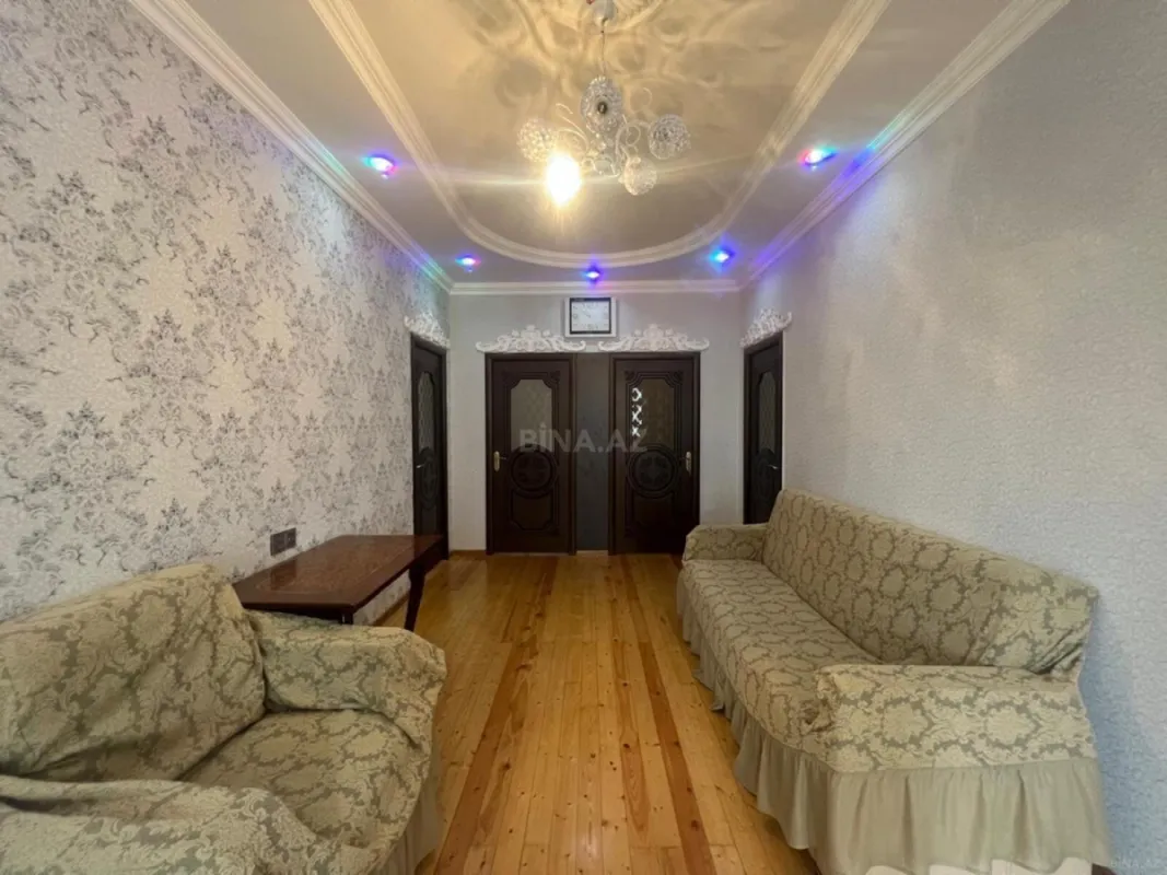 Satılır 6 otaqlı həyət evi 250 m²