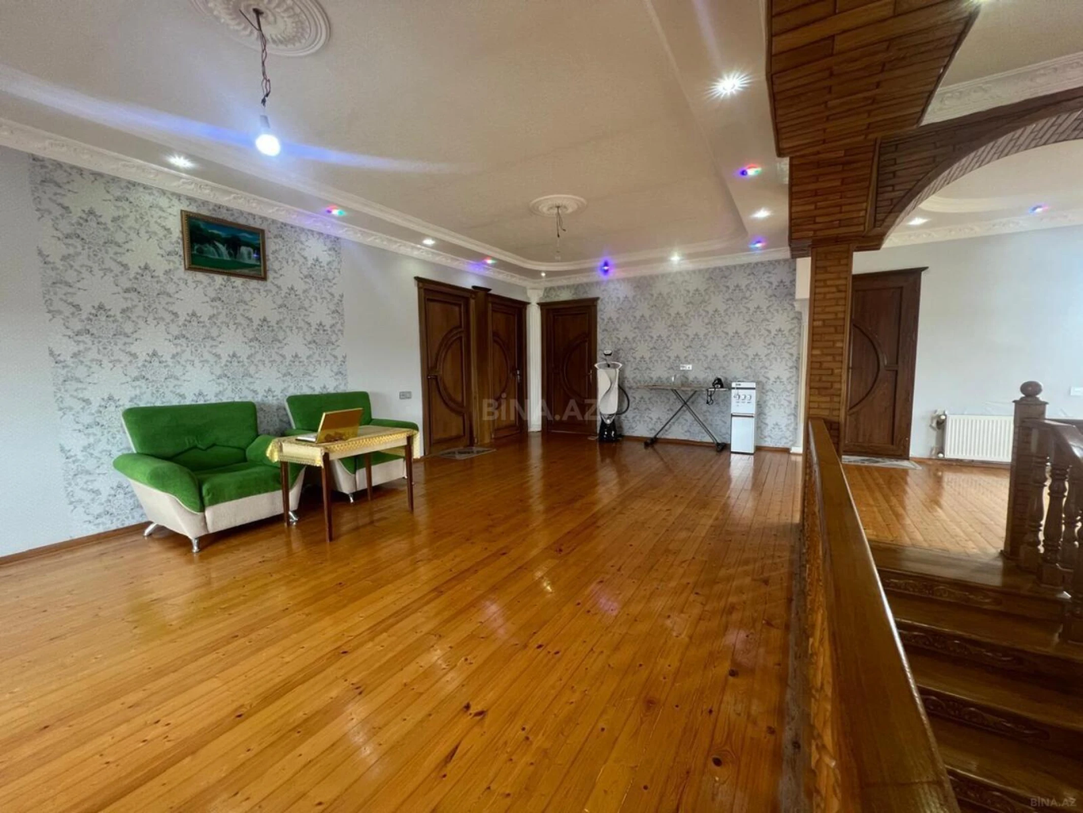 Satılır 6 otaqlı həyət evi 250 m²