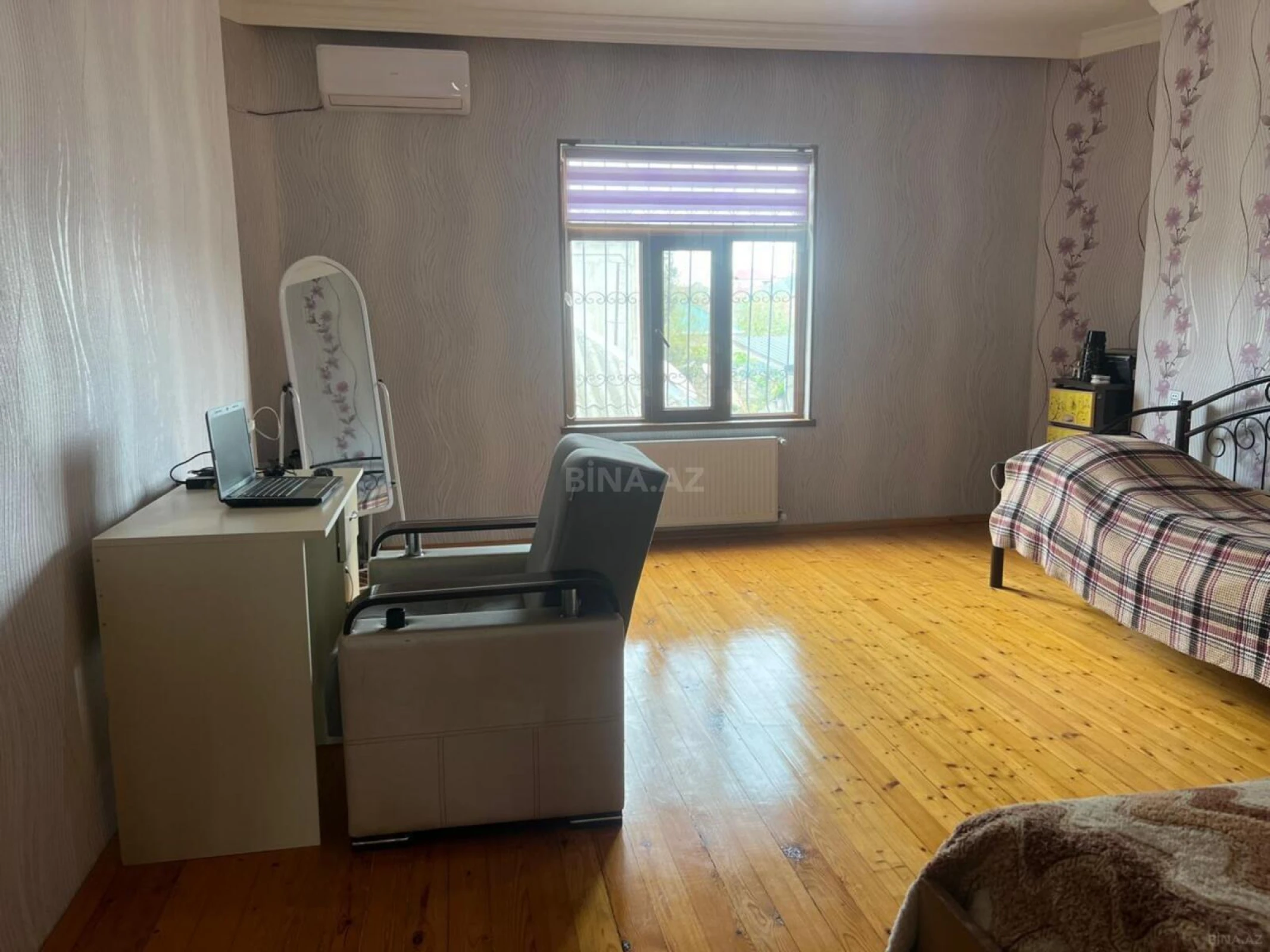 Satılır 6 otaqlı həyət evi 250 m²