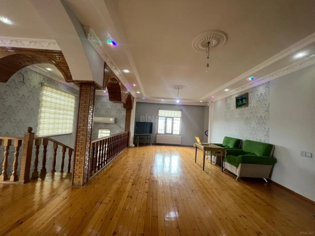 Satılır 6 otaqlı həyət evi 250 m²