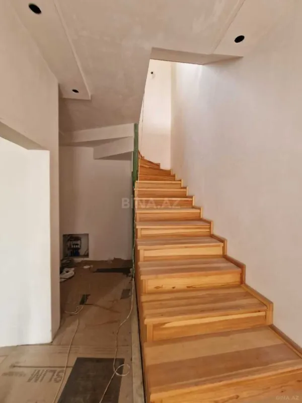 Satılır 4 otaqlı həyət evi 140 m²