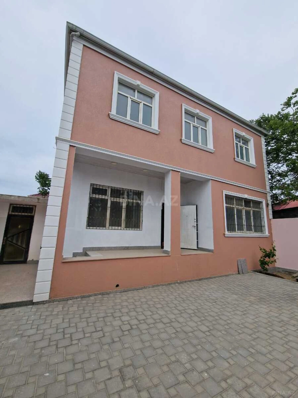 Satılır 4 otaqlı həyət evi 140 m²