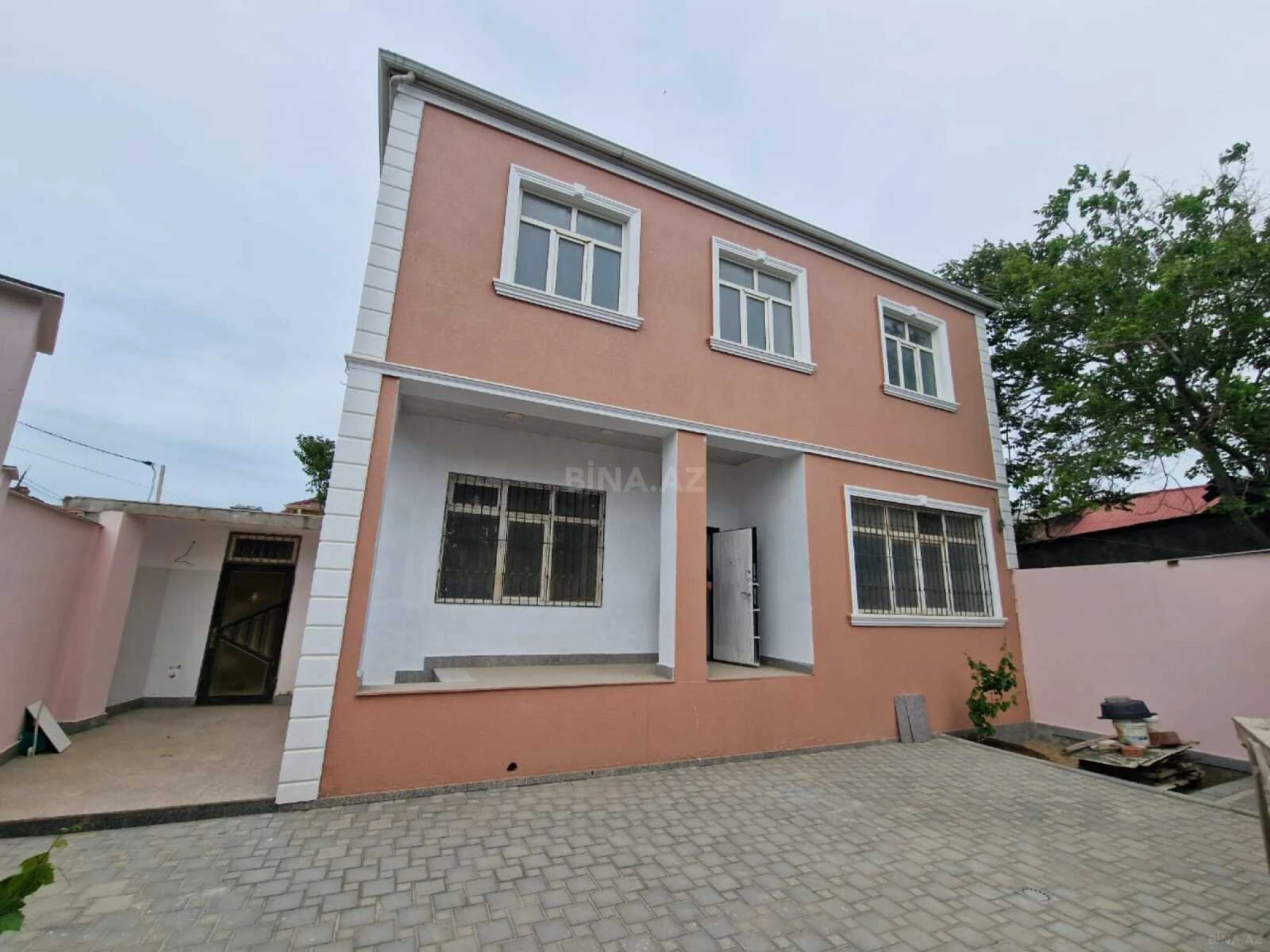 Satılır 4 otaqlı həyət evi 140 m²