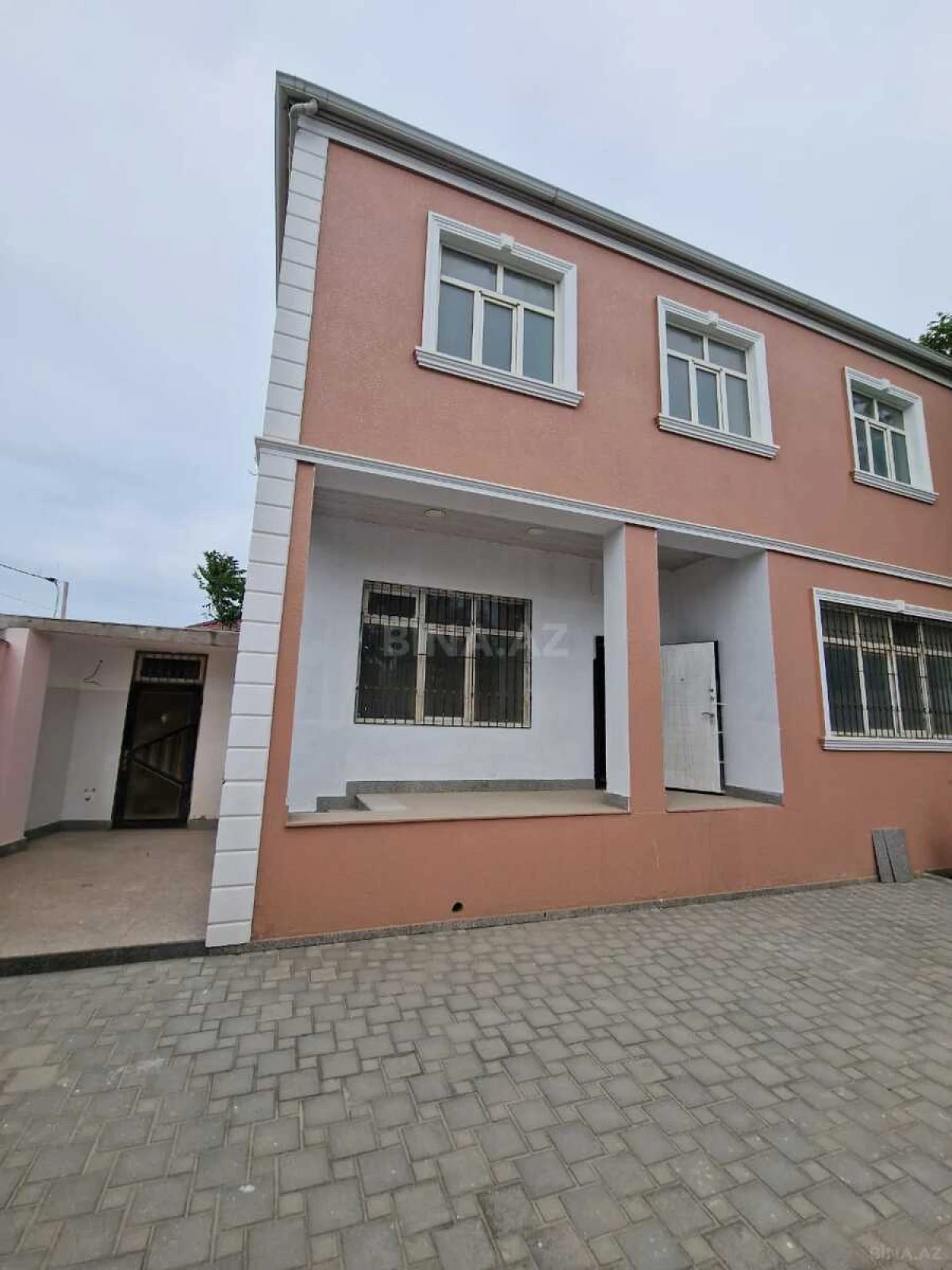 Satılır 4 otaqlı həyət evi 140 m²