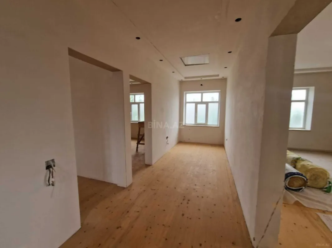 Satılır 4 otaqlı həyət evi 140 m²