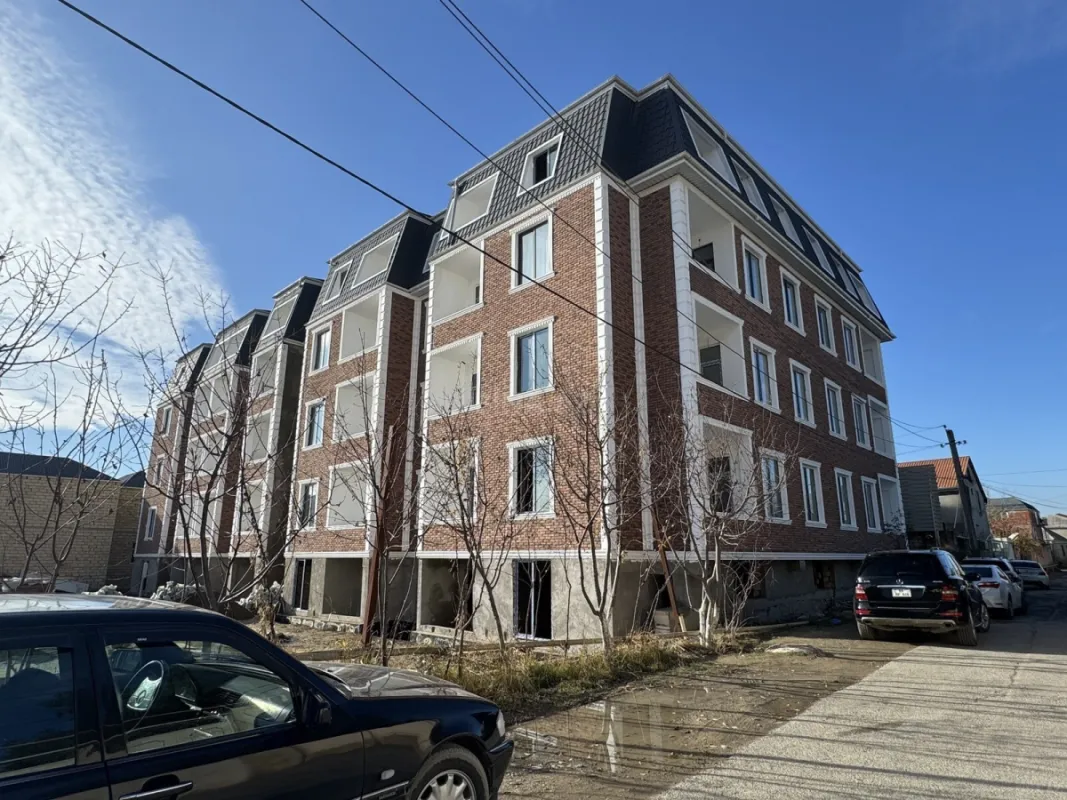 Satılır 1 otaqlı mənzil 38 m²