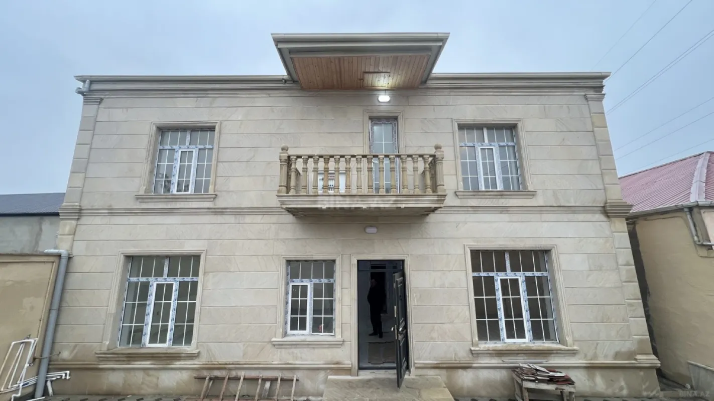 Satılır 7 otaqlı həyət evi 240 m²