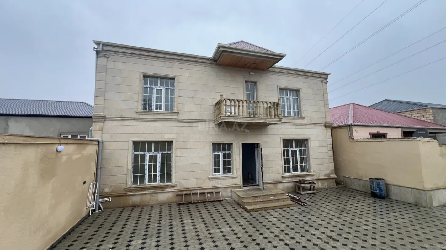 Satılır 7 otaqlı həyət evi 240 m²