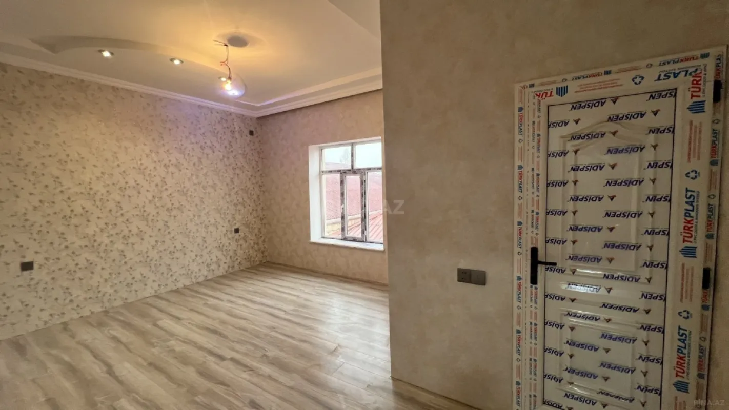 Satılır 7 otaqlı həyət evi 240 m²
