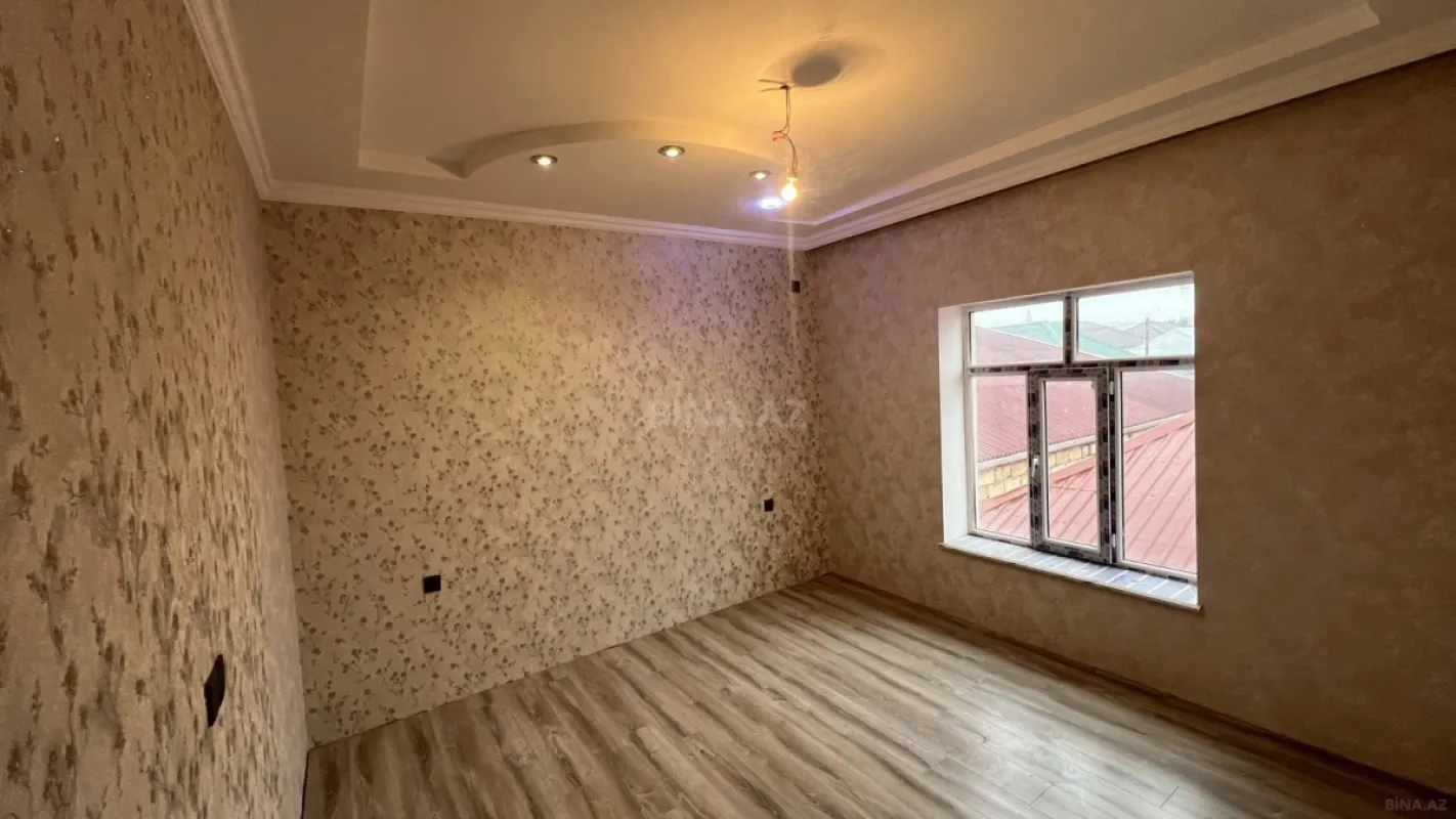 Satılır 7 otaqlı həyət evi 240 m²