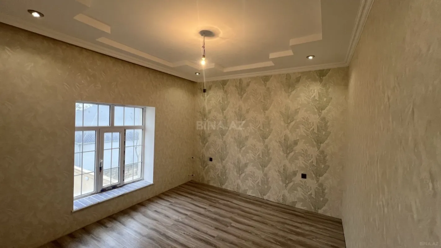 Satılır 7 otaqlı həyət evi 240 m²
