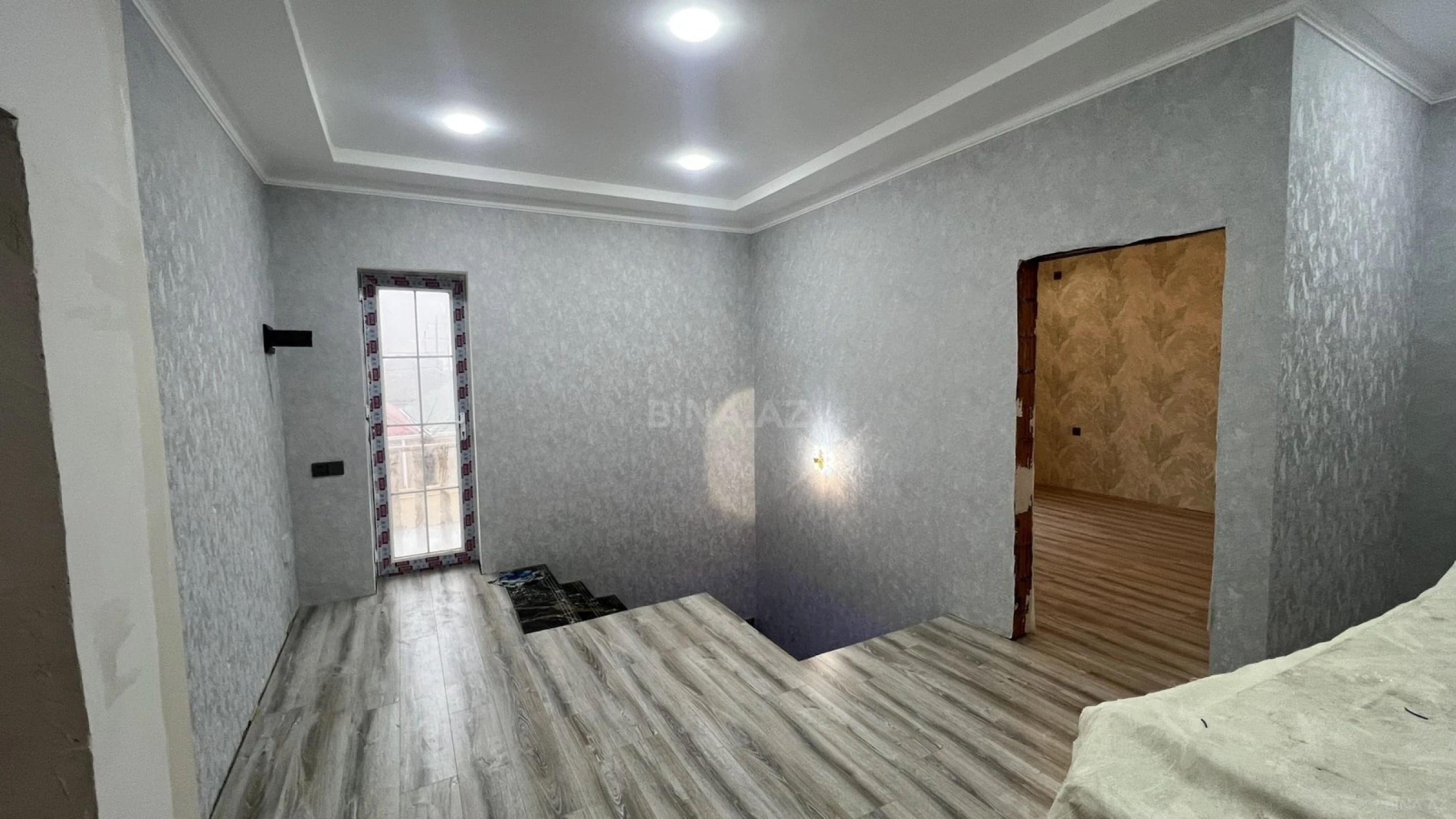 Satılır 7 otaqlı həyət evi 240 m²