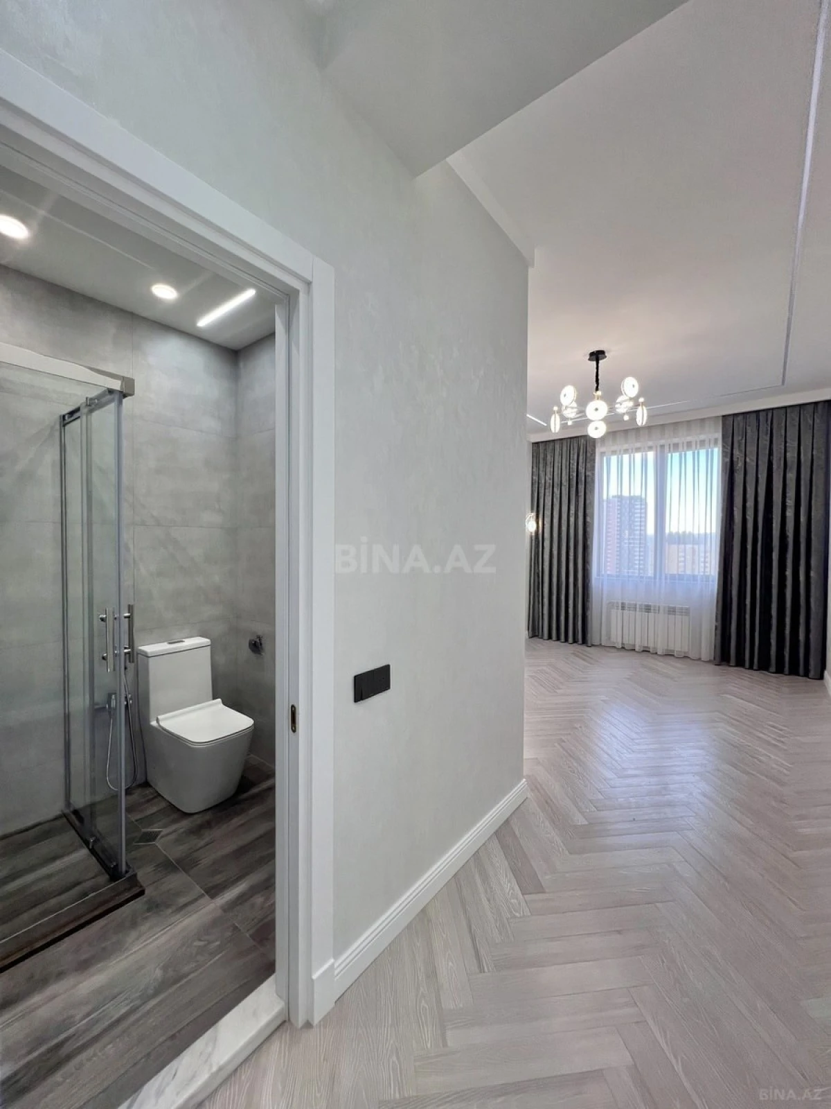 Satılır 4 otaqlı mənzil 172 m²