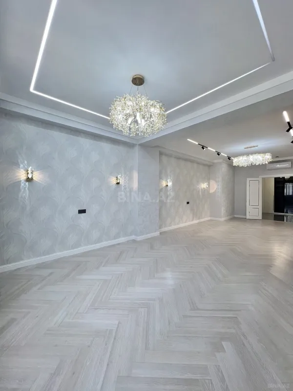 Satılır 4 otaqlı mənzil 172 m²