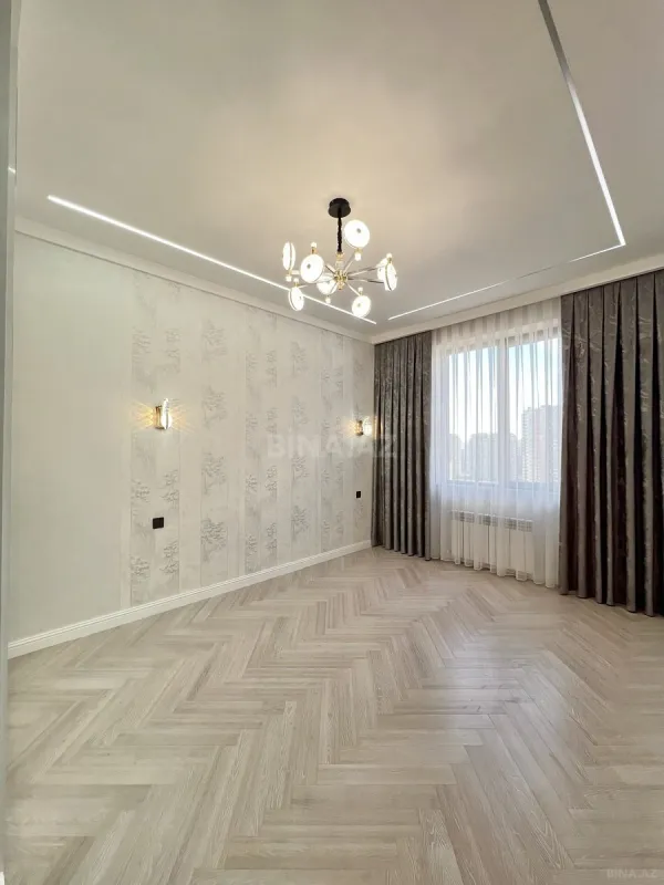 Satılır 4 otaqlı mənzil 172 m²
