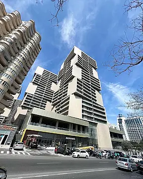 Satılır 2 otaqlı mənzil 109 m²