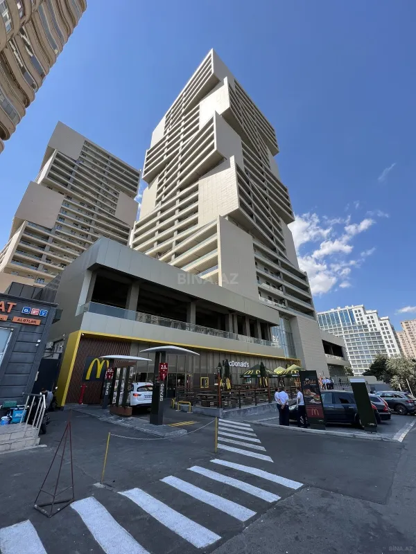 Satılır 2 otaqlı mənzil 109 m²