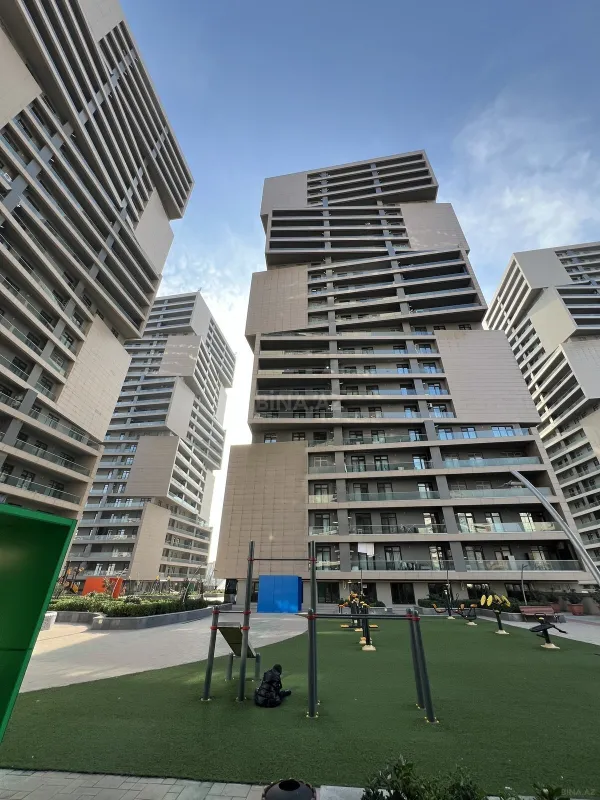 Satılır 2 otaqlı mənzil 109 m²