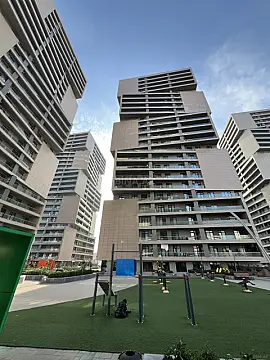 Satılır 2 otaqlı mənzil 109 m²